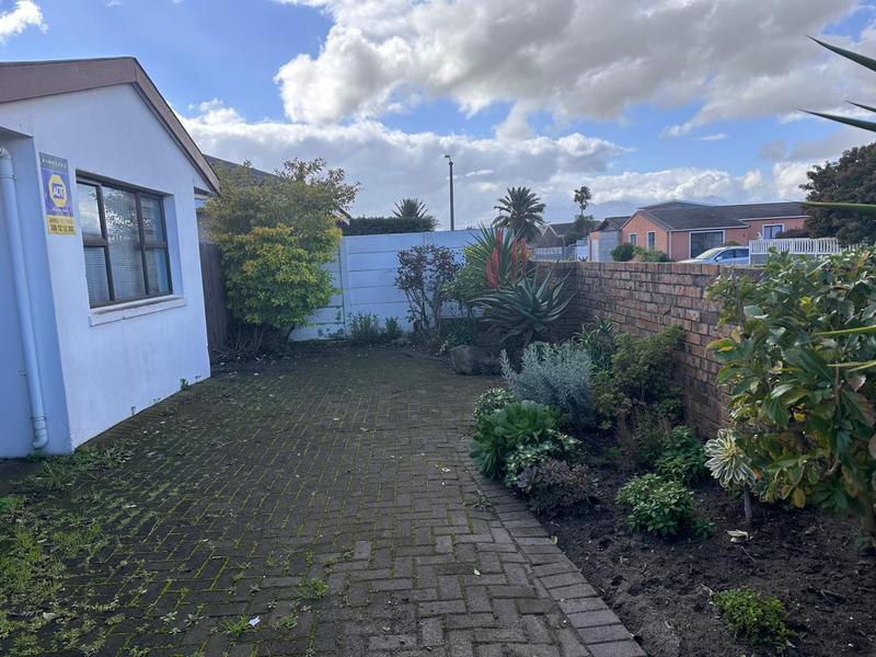 3 Bedroom Property for Sale in Devon Park Western Cape